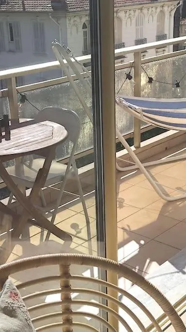 A 4 Minutes De La Plage Dans Le Meilleur Quartier Nice